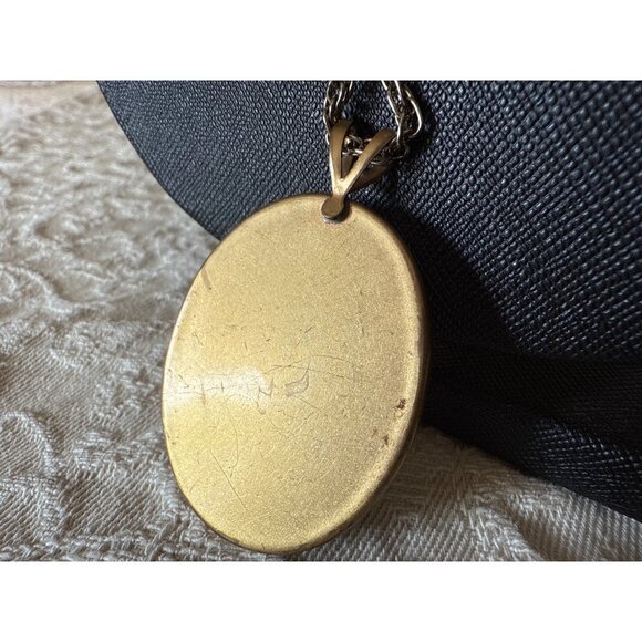 Vintage Angel Cherub Cameo Pendant Necklace With Gold-Tone Chain - Picture 4 of 14